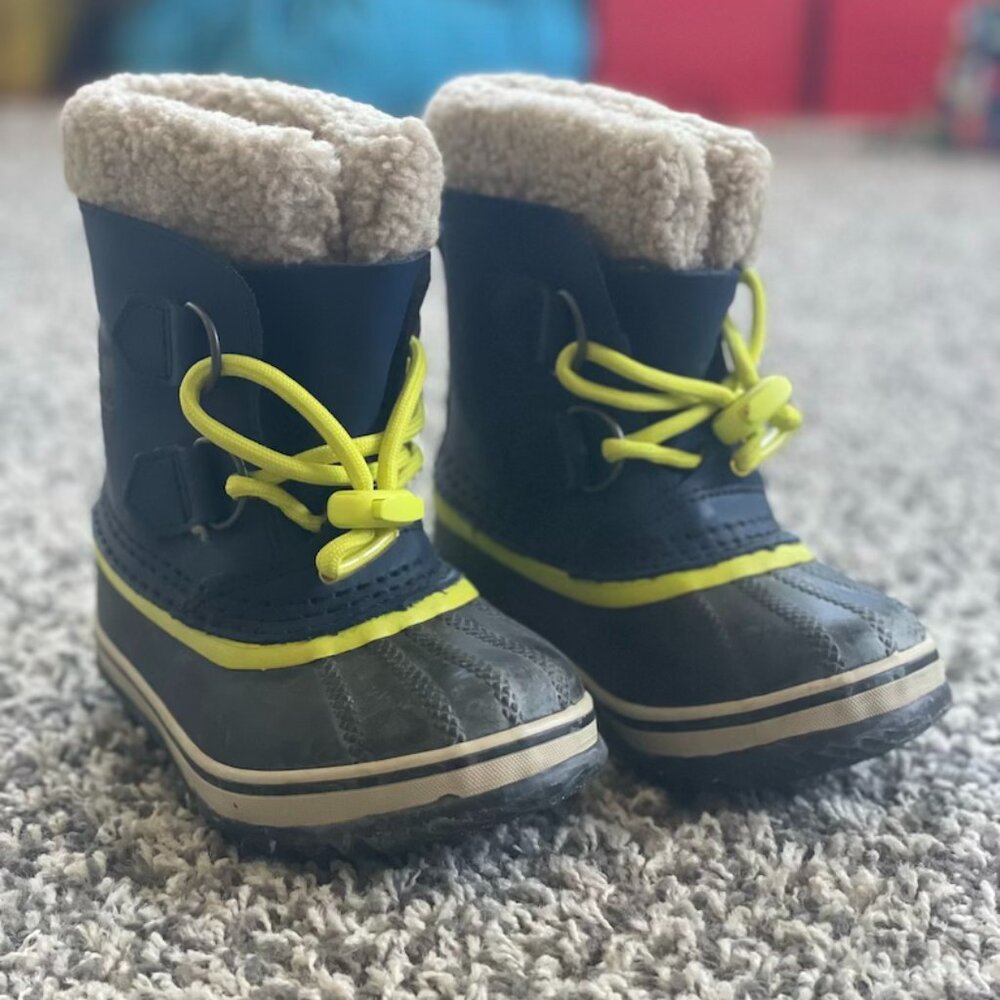 Sorel Navy Blue Waterproof Insulated Snow Boots (NEVER WORN) - toddler size 8